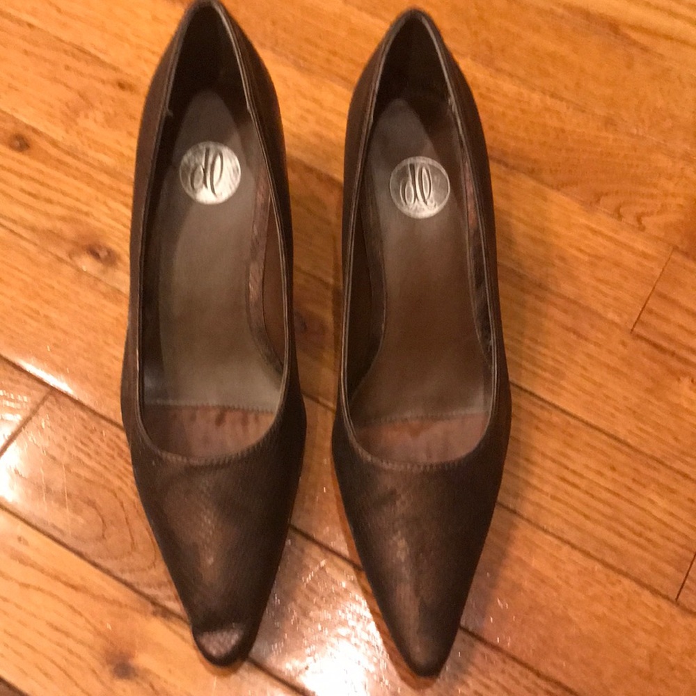 Donna Lawerence Brown size 8 shoes
